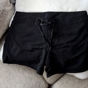 Patagonia Women's Wavefarer® Boardshorts Black 5" Inseam Drawstring #76598 Sz 6